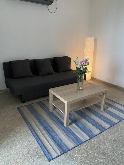 Cozy Apartment On The Beach Haifa Exterior foto