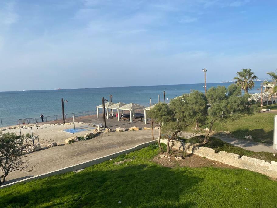 Cozy Apartment On The Beach Haifa Exterior foto